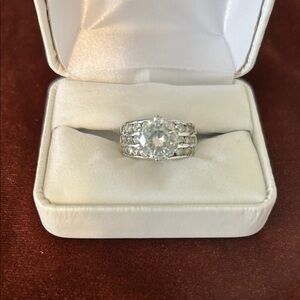 Elegant Silver Women's Ring